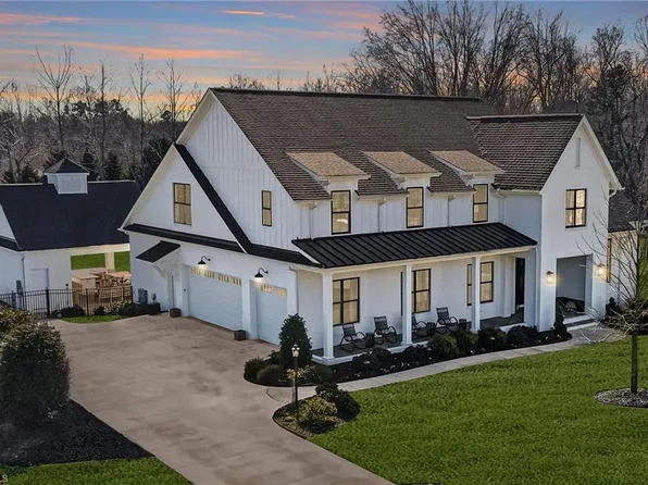 8407 Wolf Ridge Trl, Oak Ridge, NC 27310