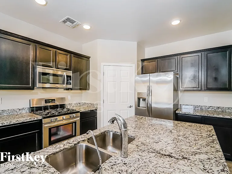 12239 E Metz Dr — Photo 6