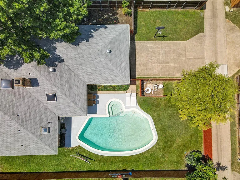 1613 E Spring Valley Rd — Photo 50