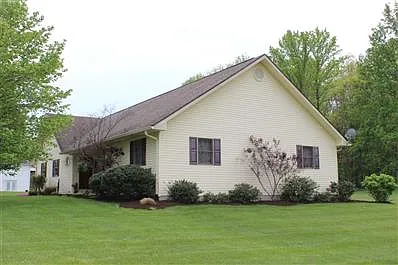 221 Smiths Rd photo 1