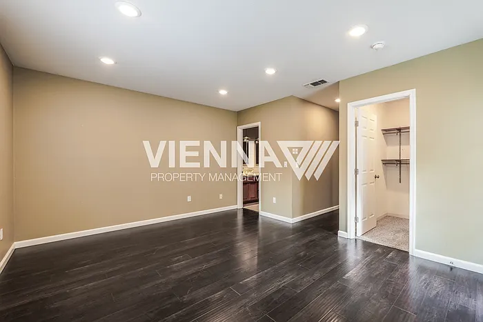5435 Kenneth Ave — Photo 8