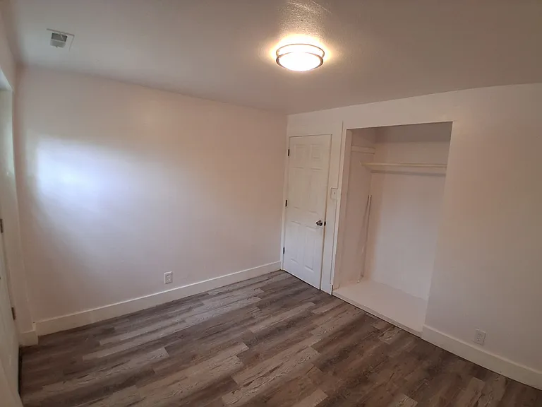 621 SW 3rd St #3 — Photo 7