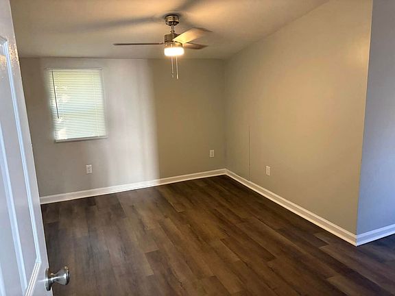 3rd image of 220 E 14th St Unit A