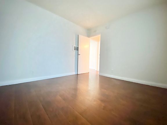 5th image of 16217 Vanowen St #8