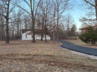 9072 Redbud Ln, Nunnelly, TN 37137