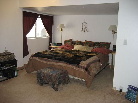 Bedroom with Walk-in closet