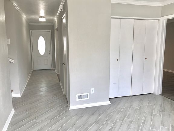 3rd image of 62 Arden Dr