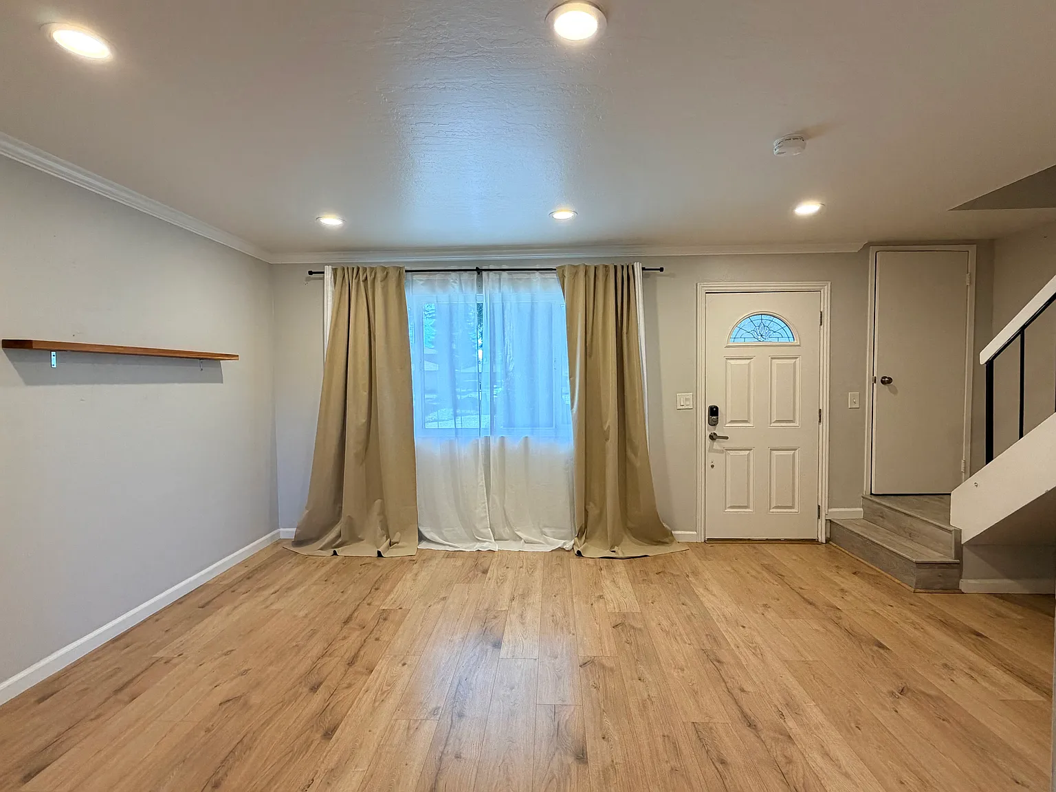 3 bed, 1168 sqft, $3,600 — Photo 1