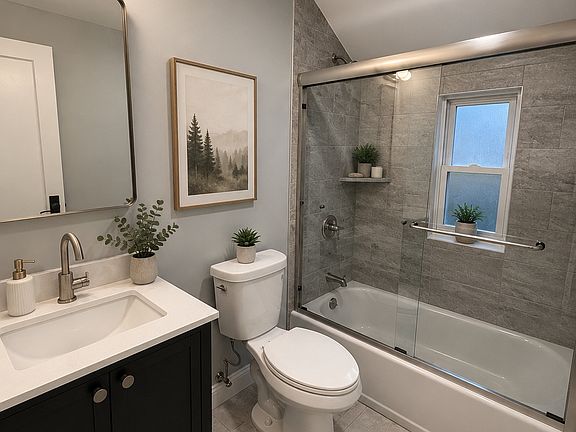 3rd image of 8 Charles Ct Floor 2