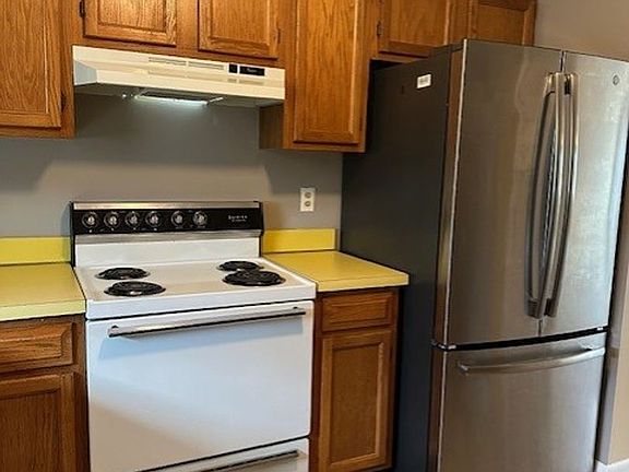 5th image of 10 E Front St APT H