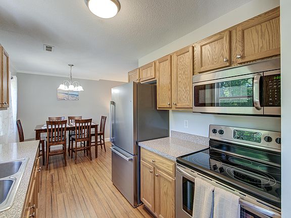 5th image of 4134 River Rd