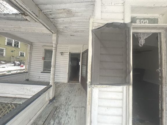 3rd image of 609 E 4th St