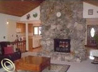 6781 Filice Dr, Brighton, MI 48114