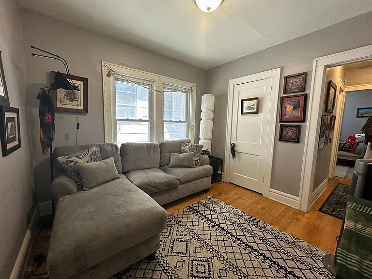 205-207 S Henry St — Photo 2