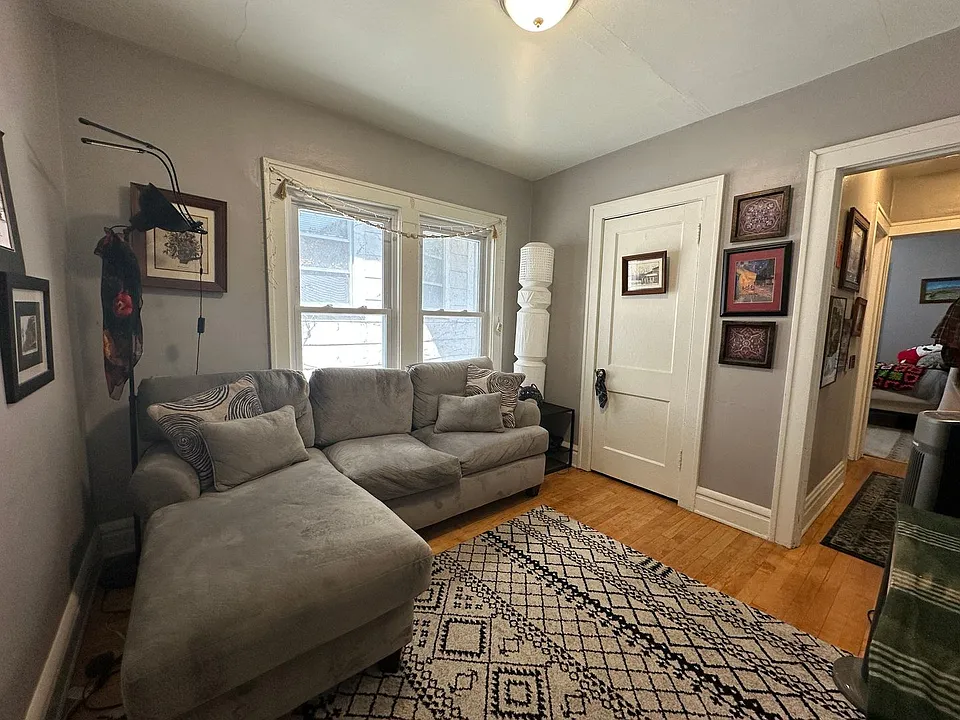 205-207 S Henry St