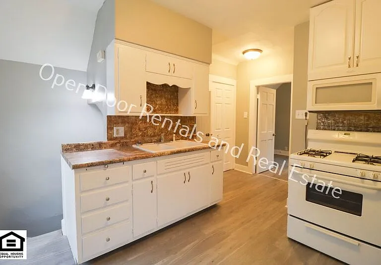 824 Huestis Ave #C — Photo 3