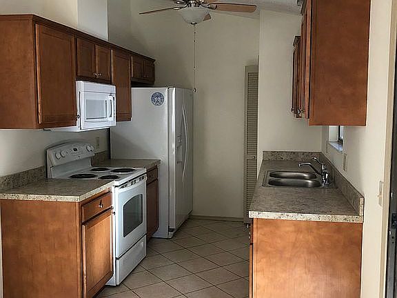 4th image of 2706 Strasbourg Ct