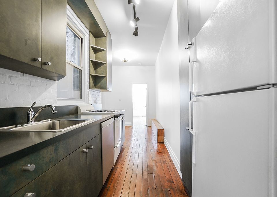 1st image of 23 King St APT 7