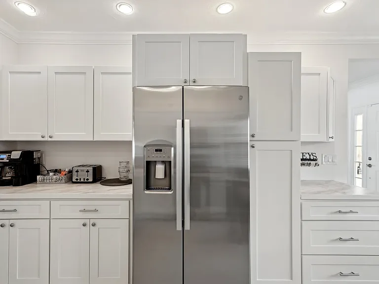 55 N Washington Dr — Photo 13