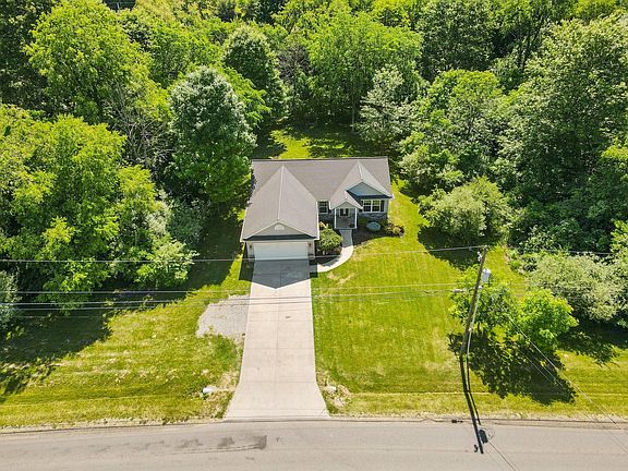 4th image of 3166 Apple Valley Dr
