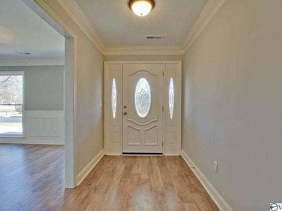 4th image of 114 Tessie Dr SE