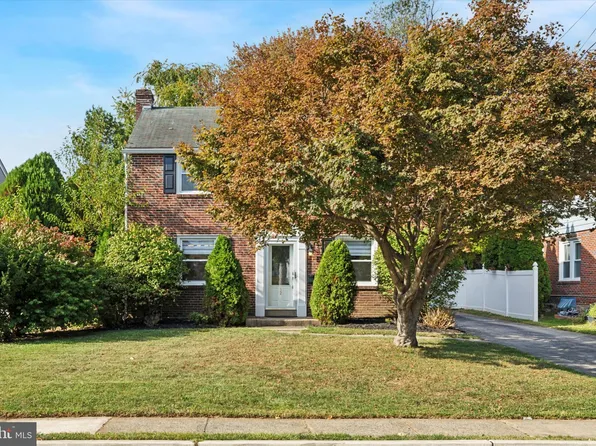 32 Upland Rd, Havertown, PA 19083