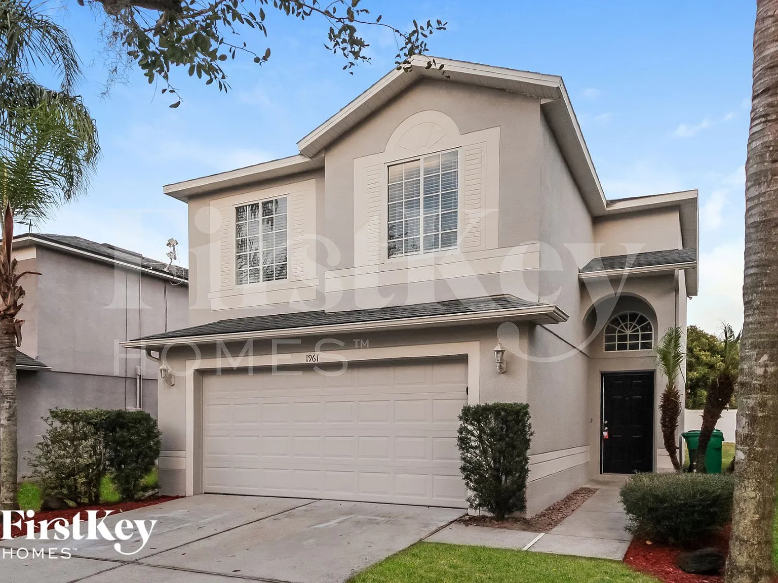 4 bed, 2.5 bath, 1606 sqft, $2,430 — Photo 2