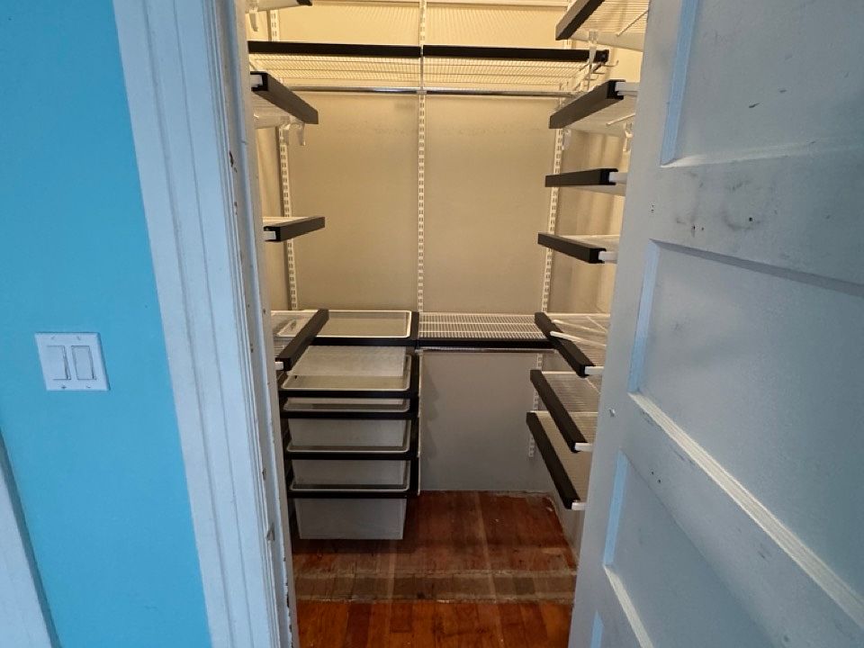 Walk in closet