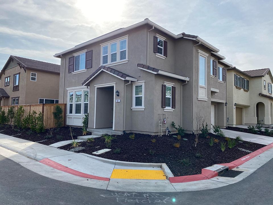 1st image of 901 Lincolnshire Cir