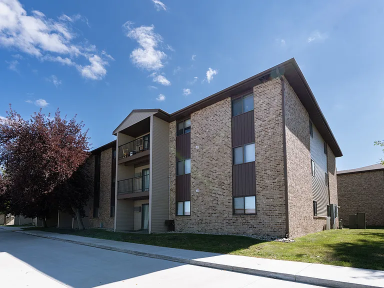 Fargo, ND Place One Apartments | Exterior