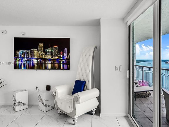 2nd image of 1200 Brickell Bay Dr APT 2807