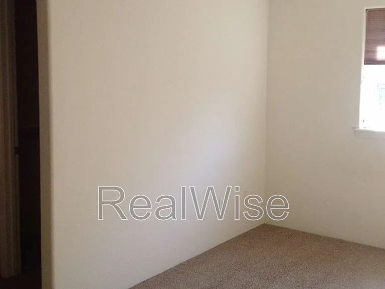 804 Corey Dr — Photo 16