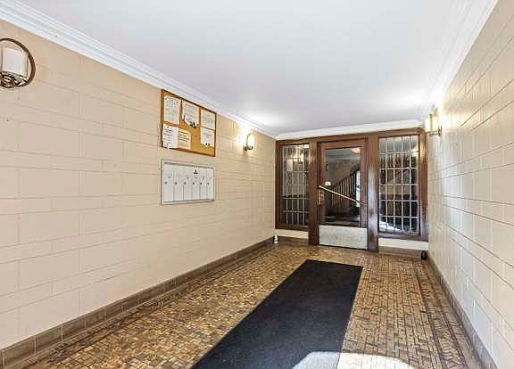 3rd image of 7830-32 S Luella Ave #3N