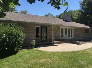 221 N 6th St, Elmwood, NE 68349