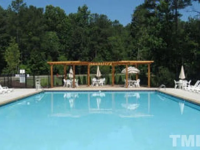 13 Pilatus Dr — Photo 5