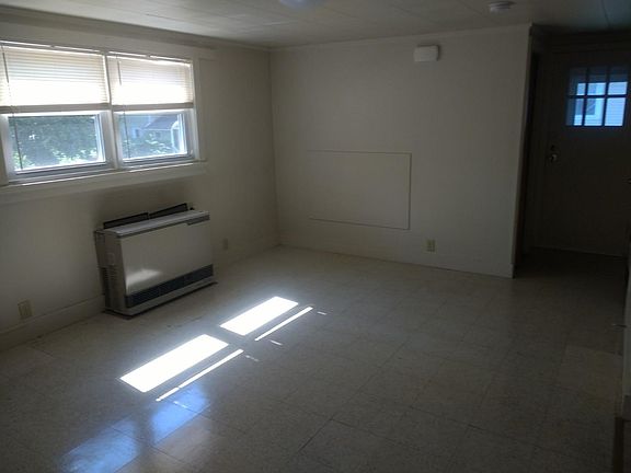 4th image of 118 Holley St APT 4
