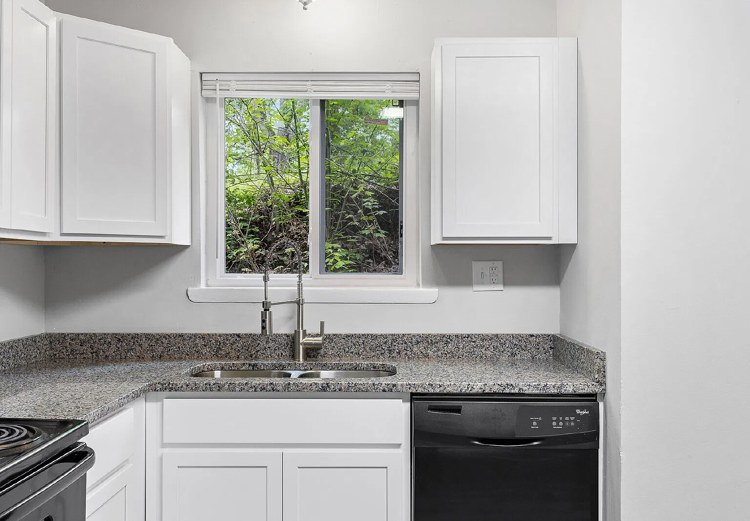 2 bed, 1.0 bath, 850 sqft, $940 — Photo 1