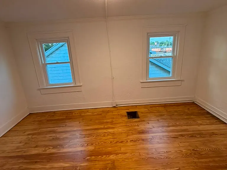 426 N Carroll Ave — Photo 16