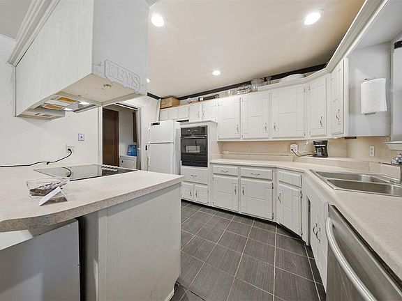 3rd image of 416 S English Dr