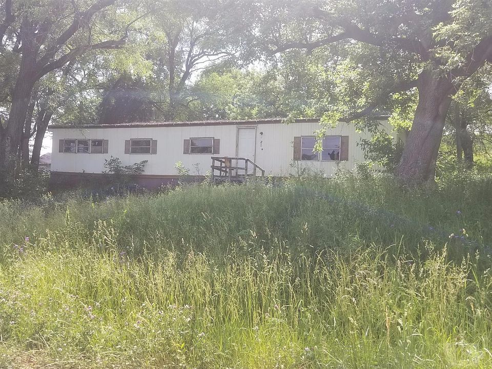 2nd image of 600 Maple St