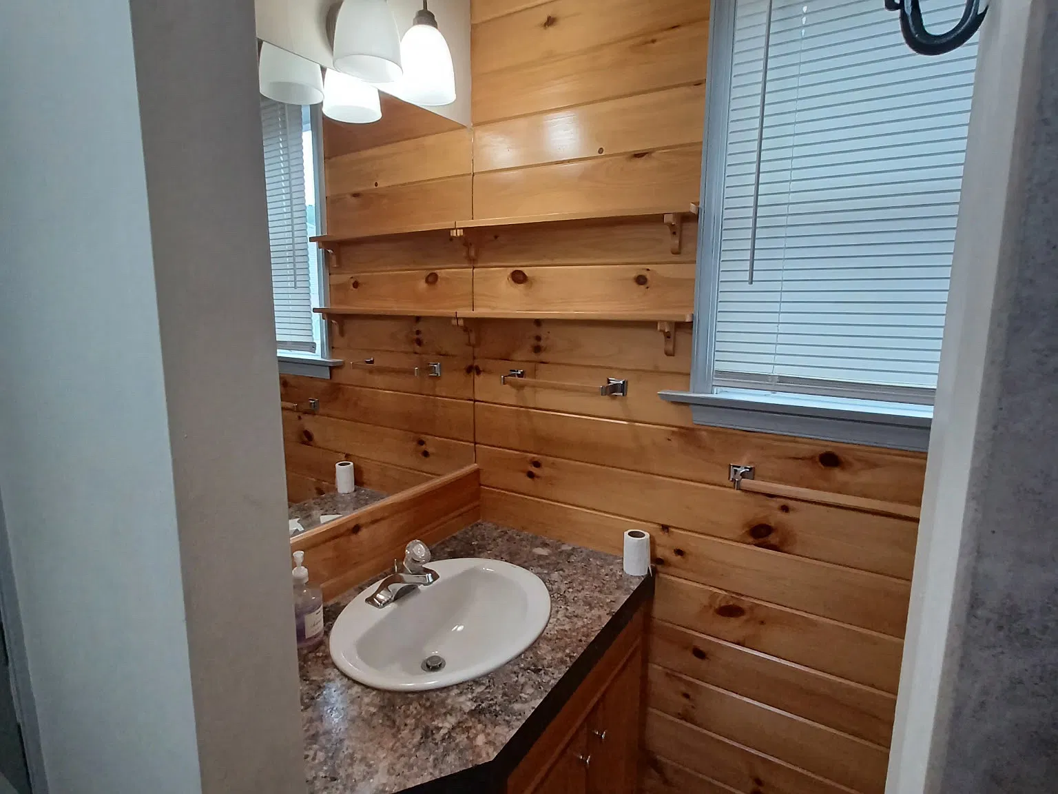 1 bed, 1000 sqft, $1,600 — Photo 4