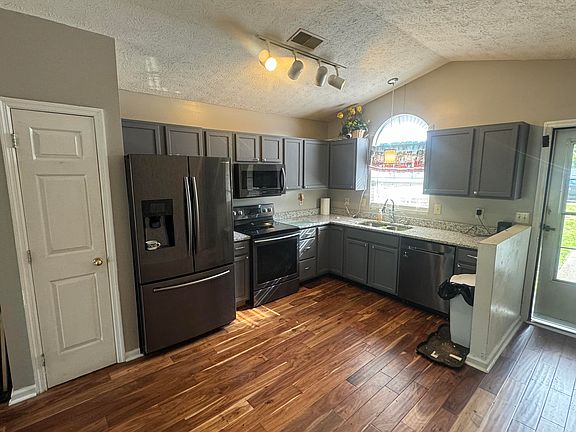2nd image of 2008 Coriander Ln