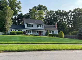 41 Summit Ridge Rd, New Canaan, CT 06840