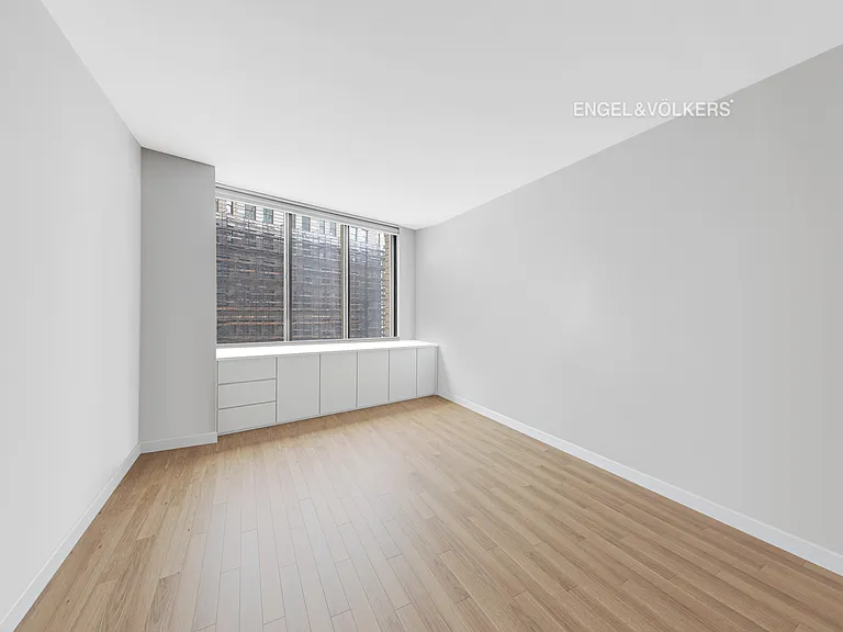 5 E 22nd St #8F — Photo 7