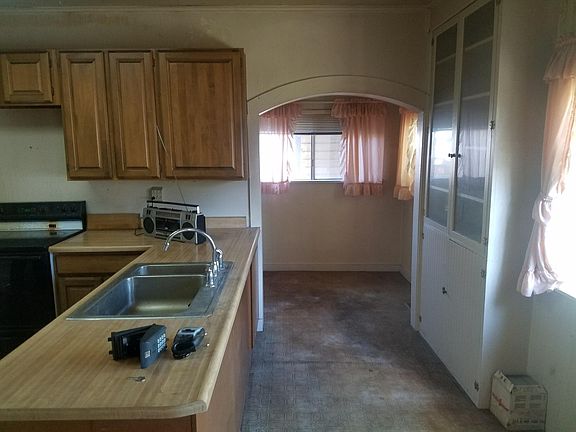 3rd image of 329 Quincy Ave