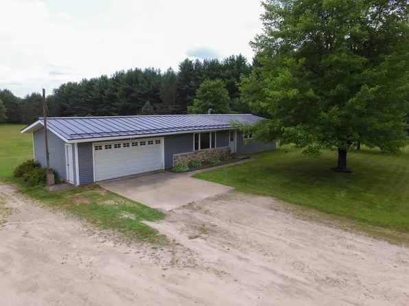 N5586 22nd Ave, Wild Rose, WI 54984