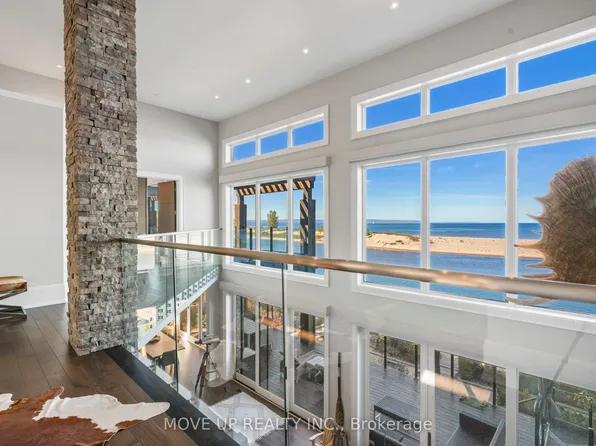 10 Hiawatha Ave, Wasaga Beach, ON L9Z 2L9