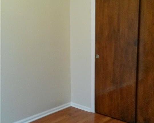4th image of 932 W Side Ave