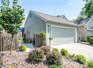 4303 W 111th Ter, Leawood, KS 66211