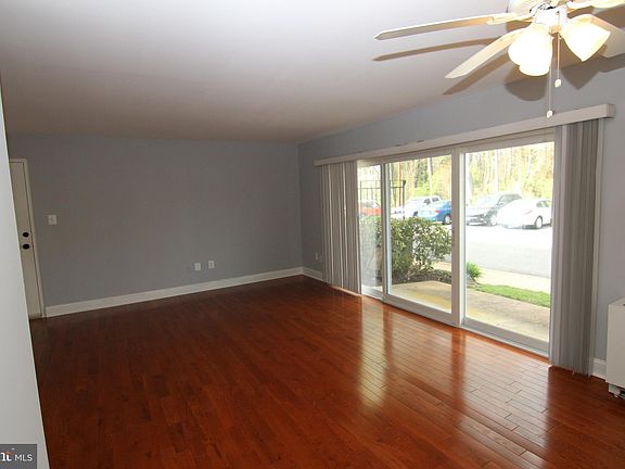 3rd image of 4118 Mangalore Dr APT 201